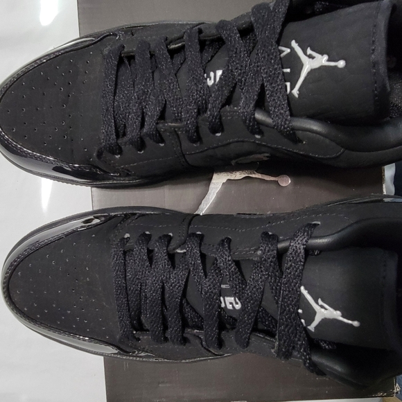 Jordan Retro 1's low sz 9 black - Picture 5 of 6